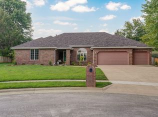 3889 E Eastmoor St, Springfield, MO 65809