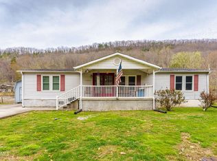 318 E Spring St, Oliver Springs, TN 37840