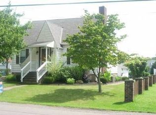 310 Golf Ave, Ellwood City, PA 16117
