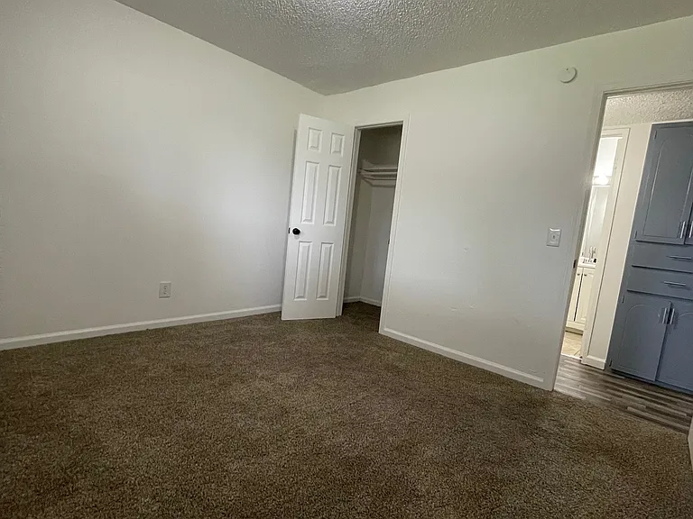 Mirador Apartments — Photo 15