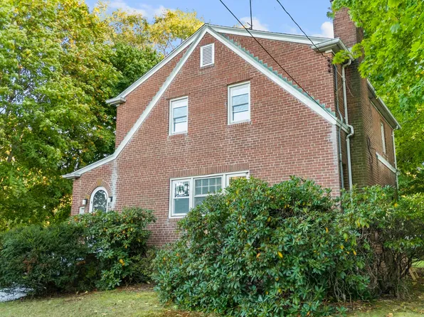 90 Augur Street, Hamden, CT 06517