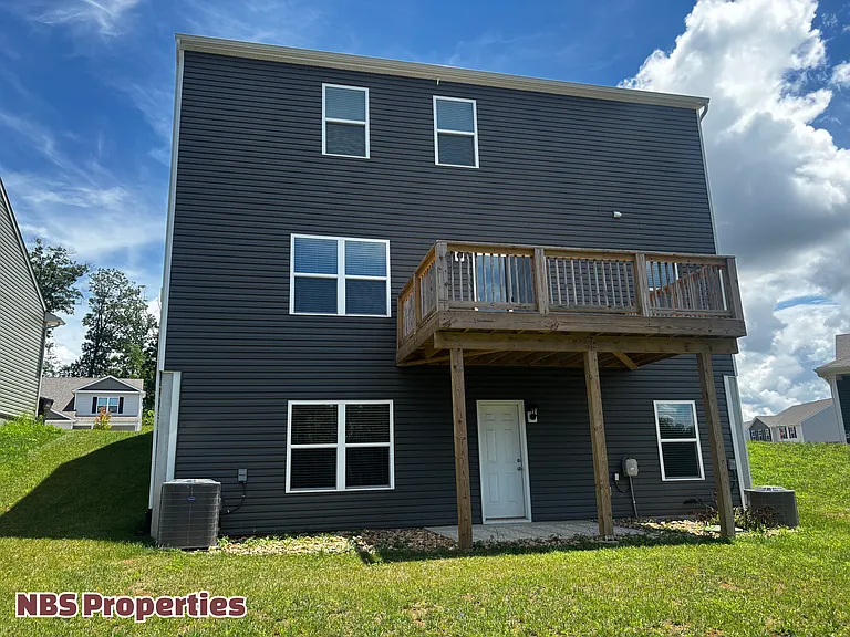 935 Utopia Ln — Photo 48