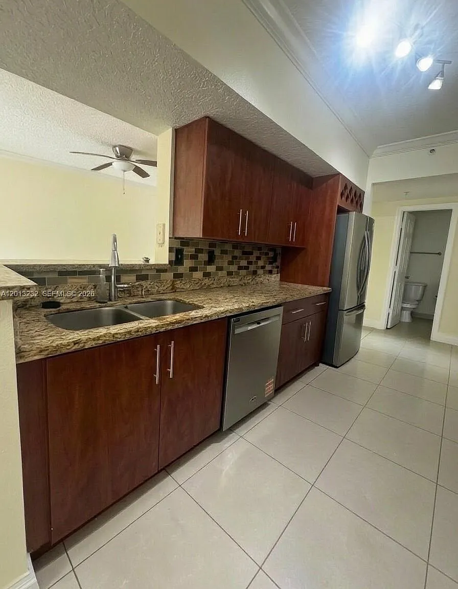 Marquesa Condo — Photo 4