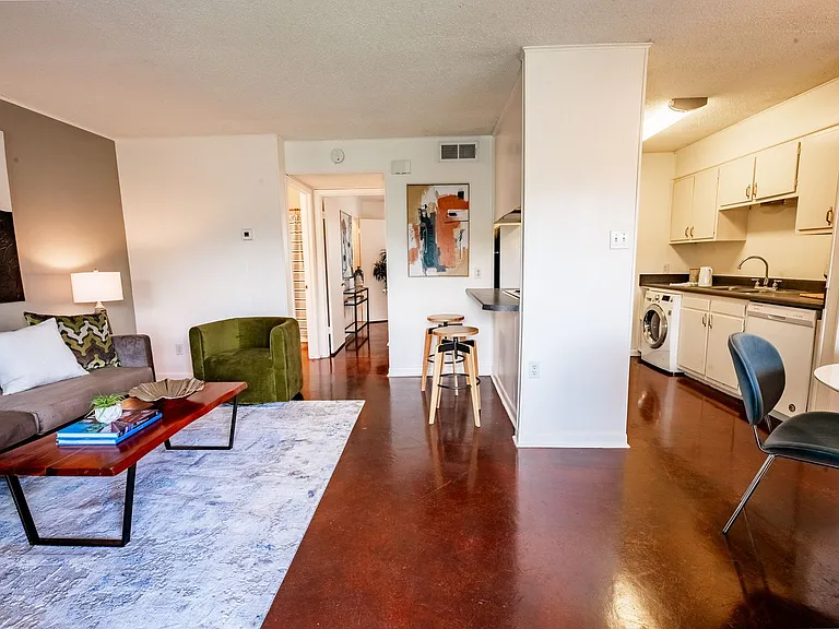 3914 Avenue D #205 — Photo 4
