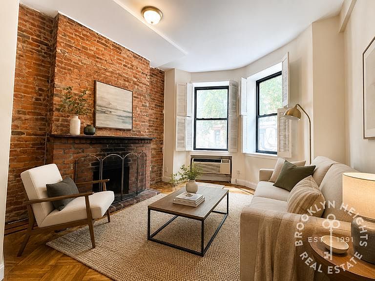 1st image of 211 Clinton St APT 1A
