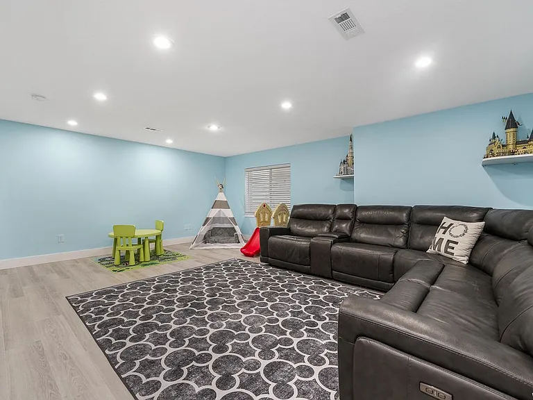 9288 S Castlebury Ct — Photo 5