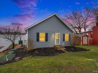 1697 Triangle Lake Rd, Howell, MI 48843