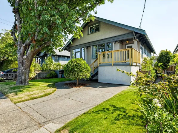 2449 Oregon Ave, Victoria, BC V8R 3V8