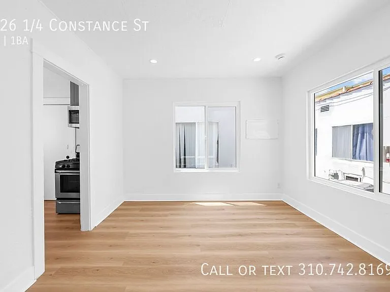 1326 1/4 Constance St — Photo 3