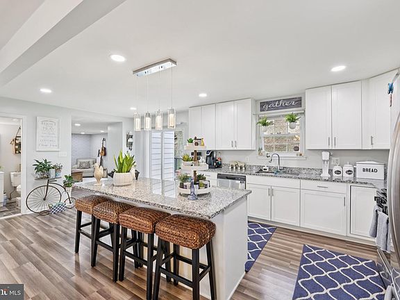 3rd image of 8406 Snowden Loop Ct