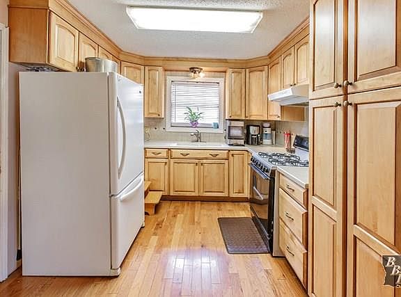5th image of 3637 Friendswood Dr