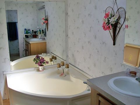 2nd image of 3910 Glenwick Dr