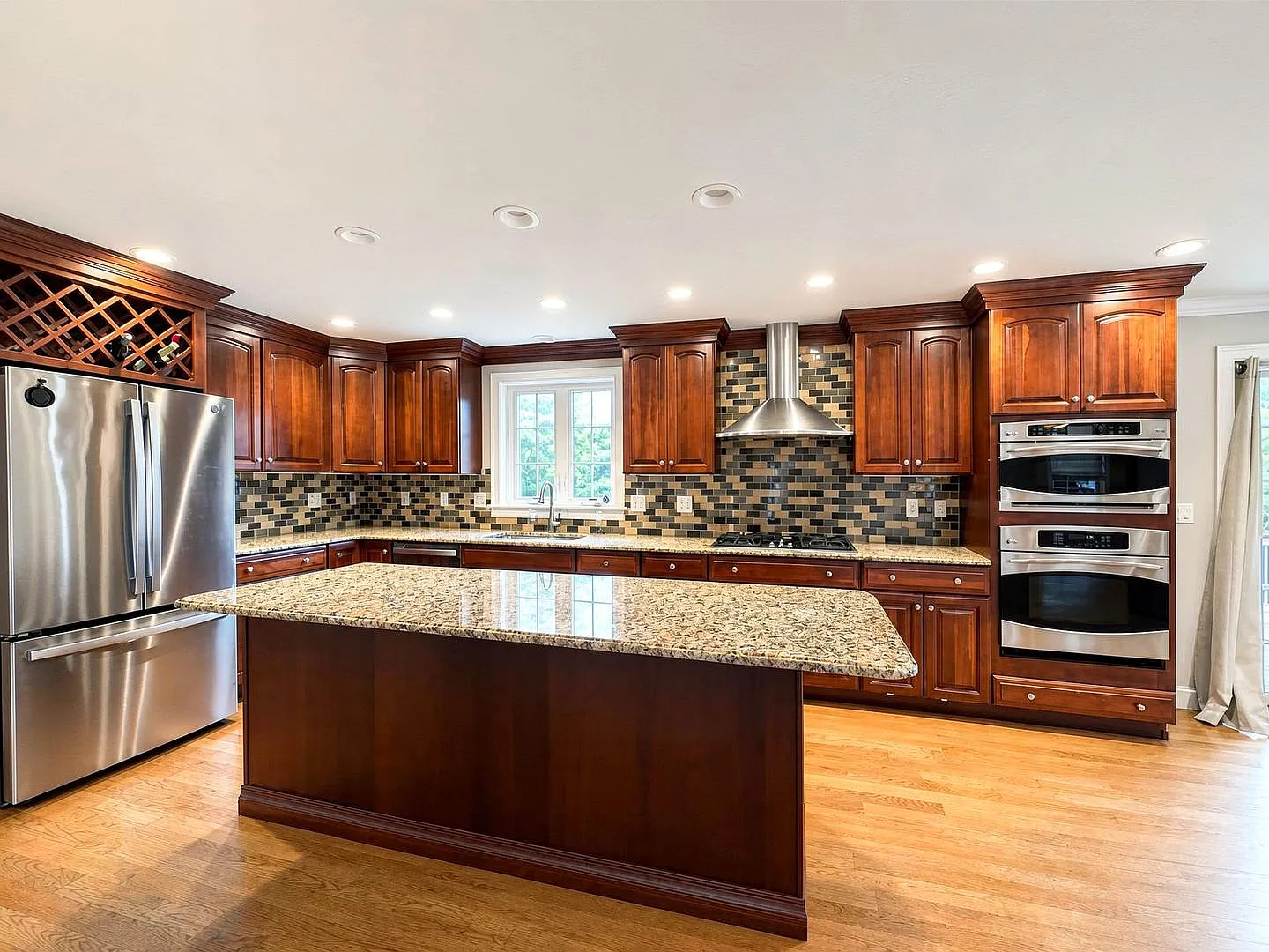 Beautiful 4 Bedroom Colonial Home with Finished Basement, 2-Car Garage & Private Backyard | Tewks... — Photo 4
