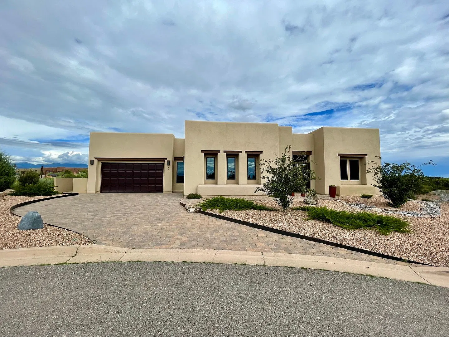 Gated Retreat in Las Campanas — Photo 2