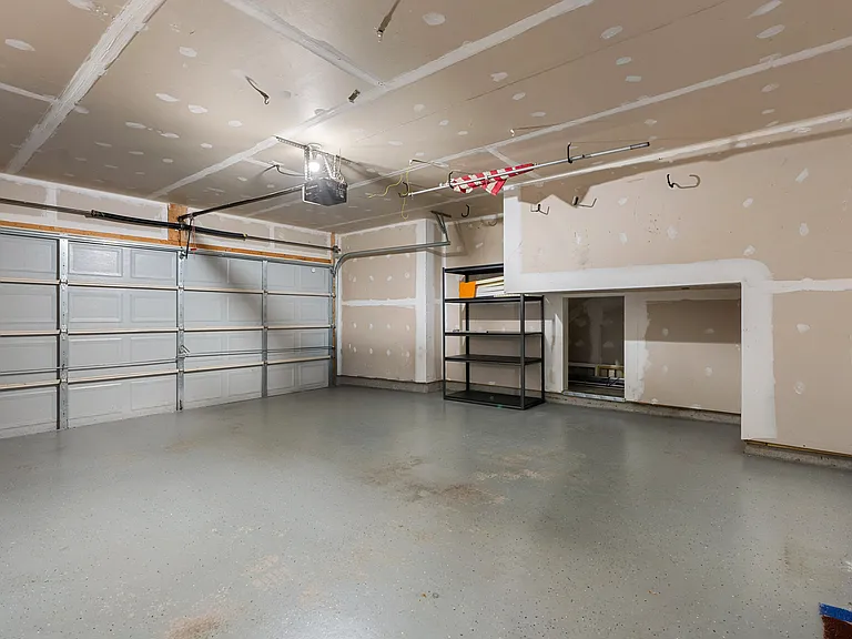 232 Mohegan Dr — Photo 36