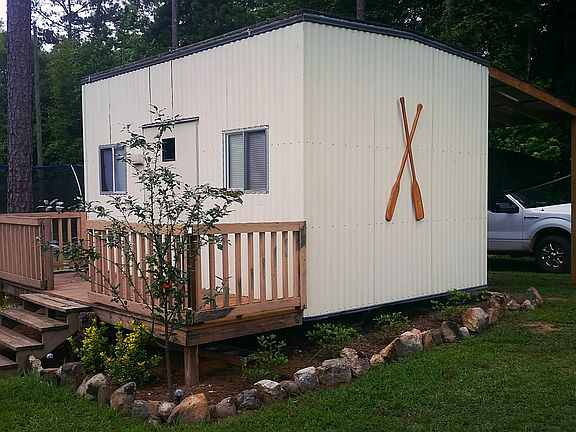 Powered building with A/C