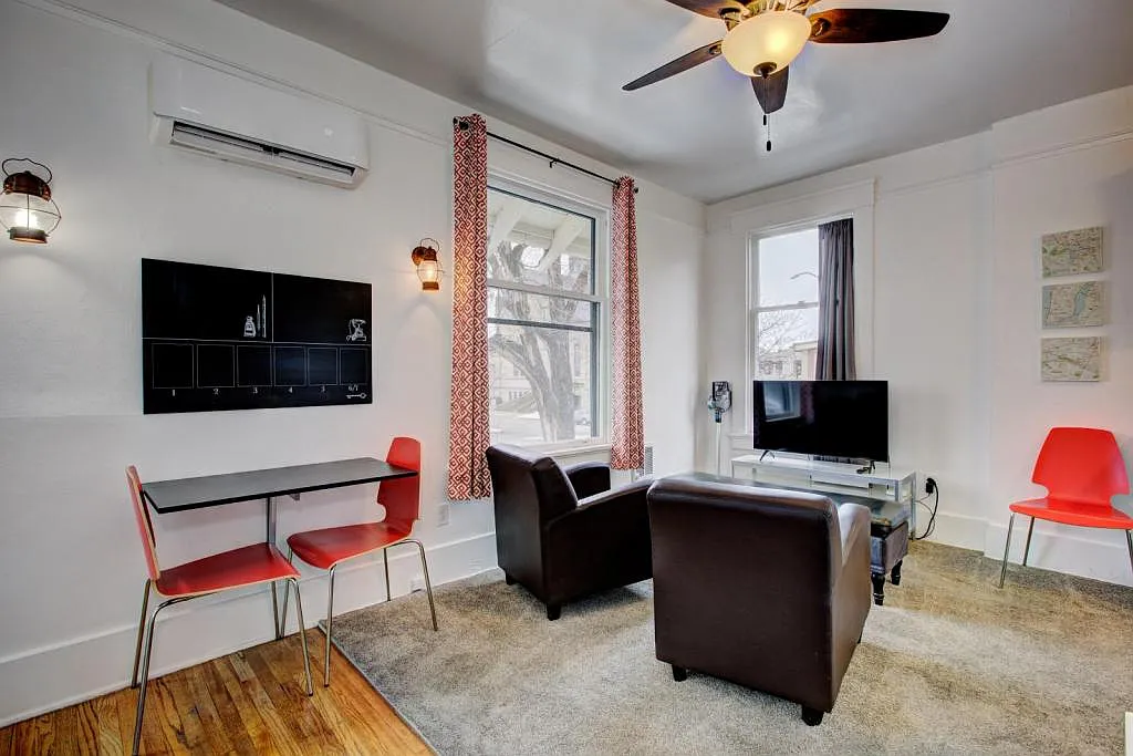 712 N 8th St Apt 3 — Photo 3