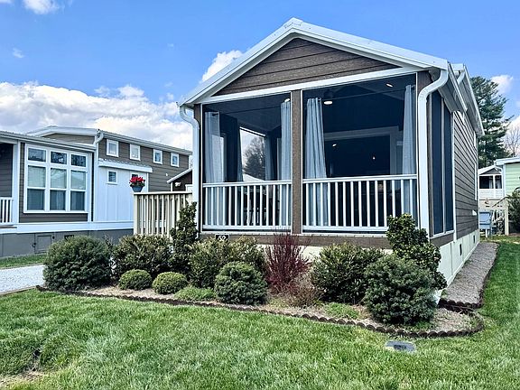 3rd image of 52 Skipping Stone Ln