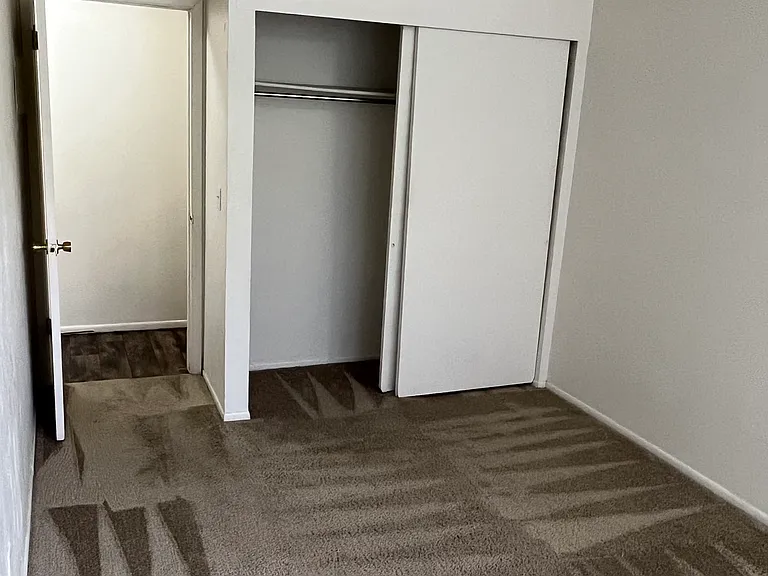 Cedar Cliff Apartments — Photo 9