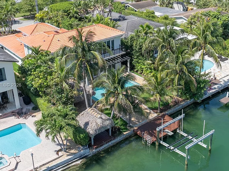 425 N Shore Dr — Photo 44