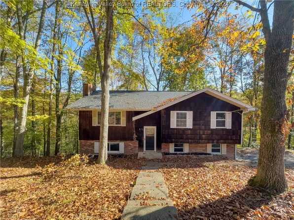 836 Mace St, Elkview, WV 25071