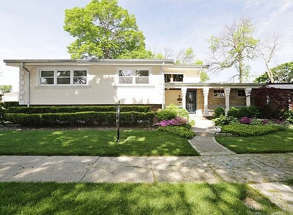 2nd image of 5600 N Francisco Ave