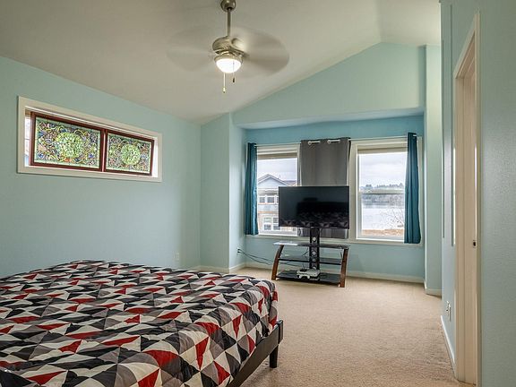 5th image of 475 SE 35th St Unit D19