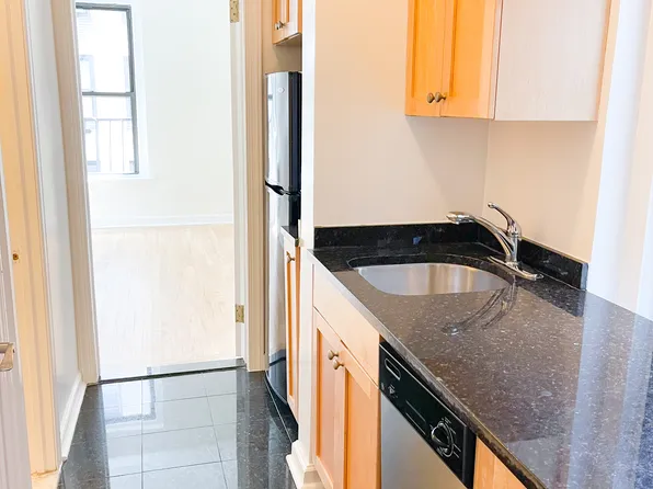 152 East 84th Street image 3 of 14