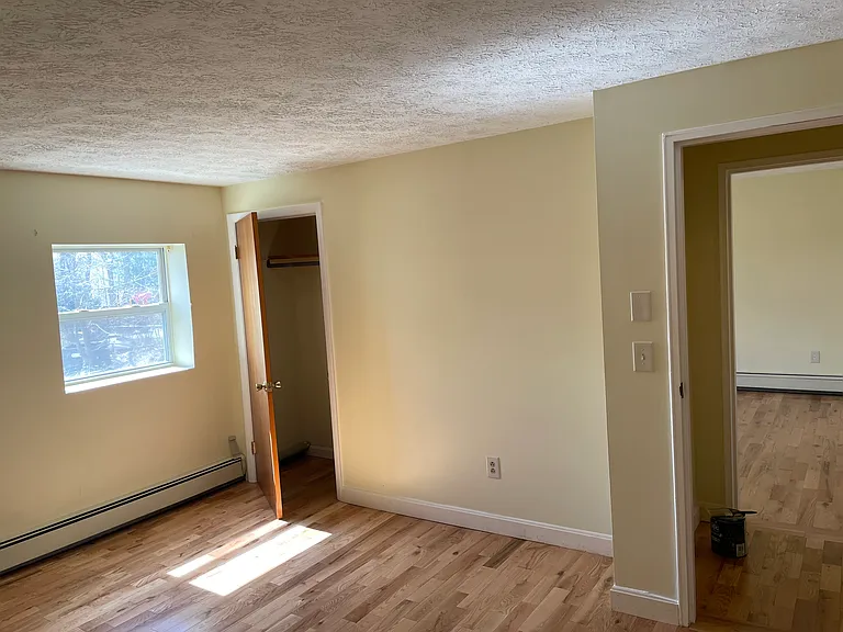 100 Strawberry Ave #3 — Photo 10