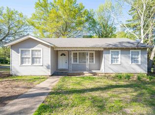 207 E Pirate Ave, Longview, TX 75604