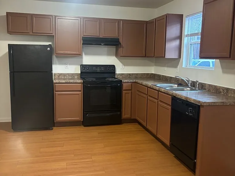 Kinway Apartments - TK — Photo 15