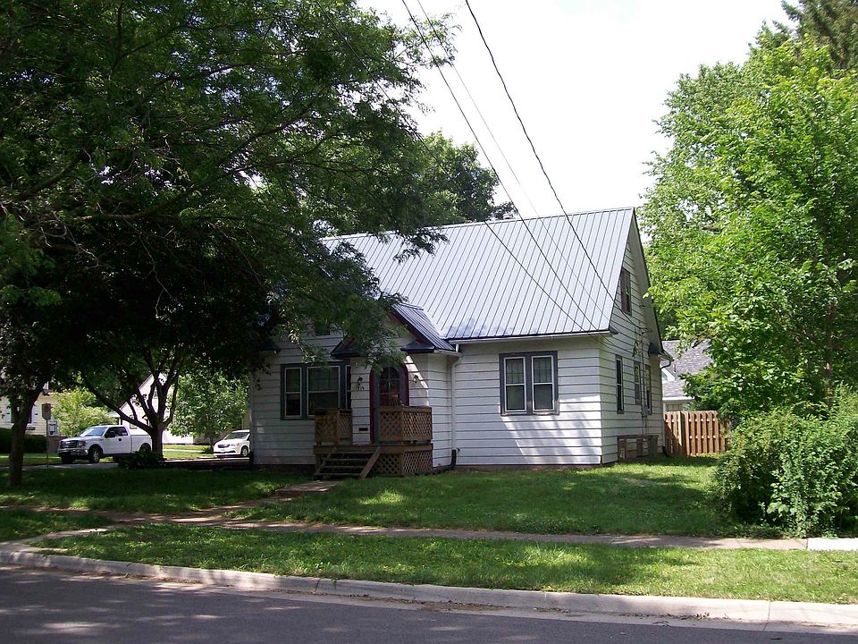 2nd image of 719 W 7th St