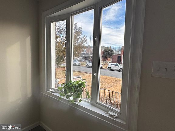 3rd image of 2098 Kent Rd