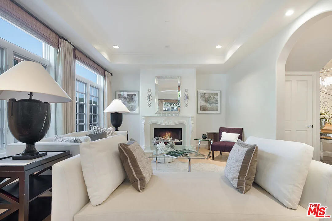3 bed, 3.5 bath, 2077 sqft, $13,000 — Photo 1