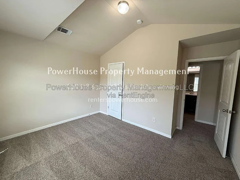 1045 Township Cir — Photo 39