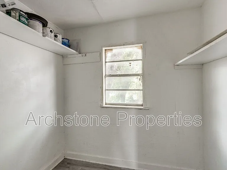 4407 N Military Ave — Photo 16