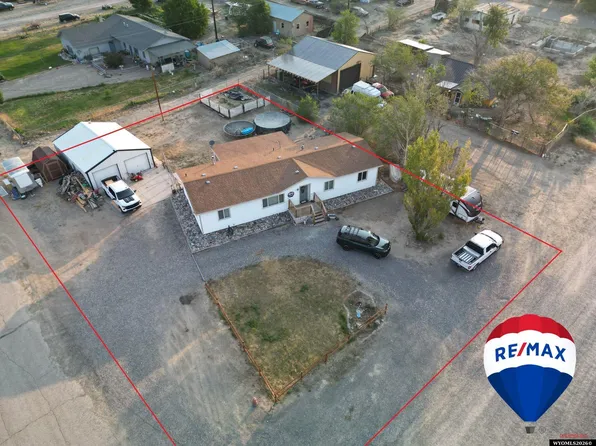 312 W 3rd St, Shoshoni, WY 82649