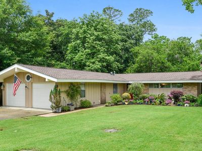13829 E El Bonito Dr, Ocean Springs, MS, 39564