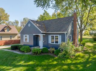 709 W 1st St, Sumner, IA 50674