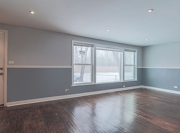 4th image of 9004 S Woodlawn Ave