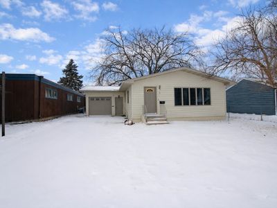 5 19th St NW, Minot, ND, 58703