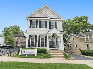 311 Walnut Ave #2, Saint Charles, IL 60174