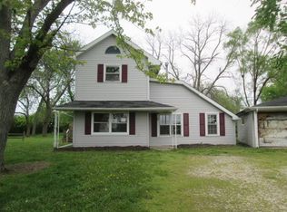 32 Monaville Rd, Lake Villa, IL 60046