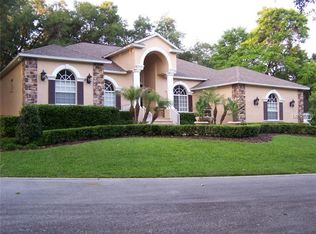 2304 Fairway Estates Ct, Valrico, FL 33596