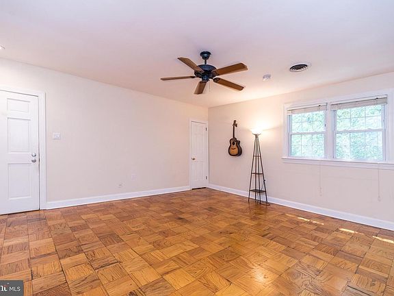 2nd image of 704 Yardley Cmns