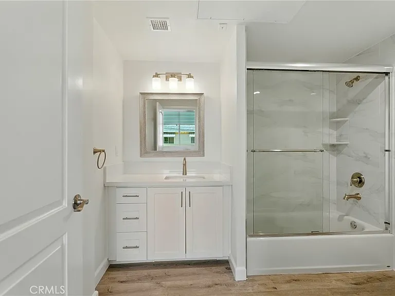 11302 Morrison St #302 — Photo 18