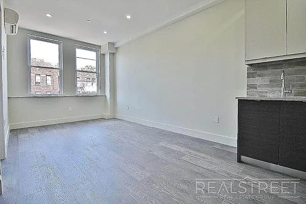 Rented by Real Street Inc | media 5