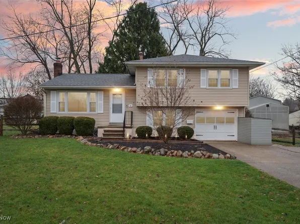 21 Eastgate Dr, Medina, OH 44256