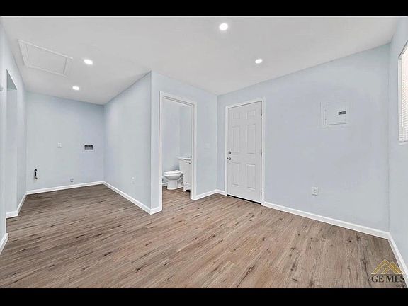 4th image of 3311 Mesa Dr