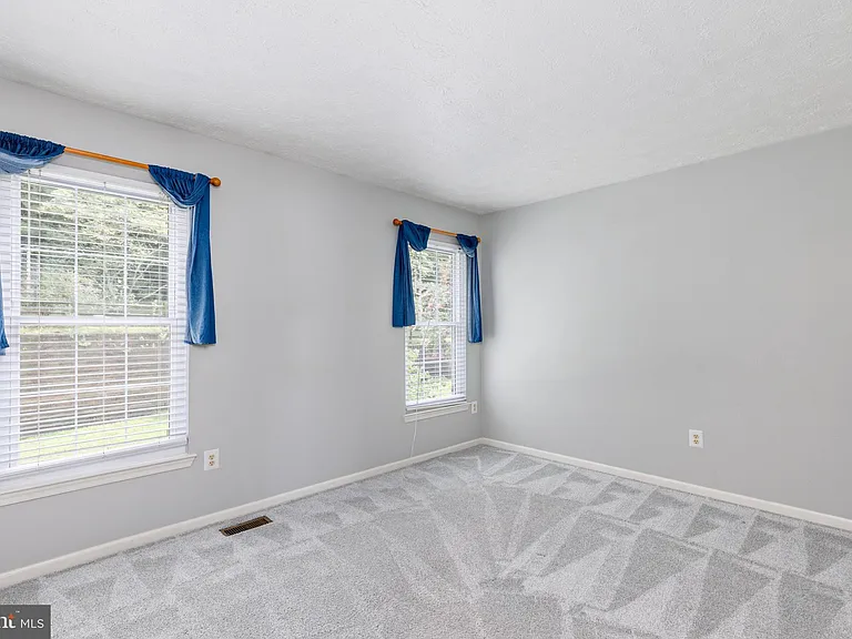2807 Chapman Ct — Photo 28